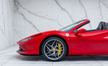 Ferrari F8 Spider 38
