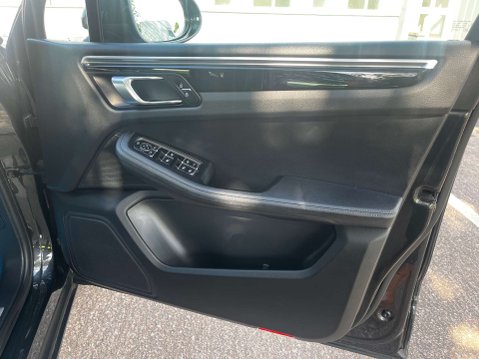 Porsche Macan 3.0 Macan S Semi-Auto 4WD 5dr 57