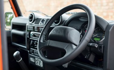 Land Rover Defender 110 Adventure Edition 11