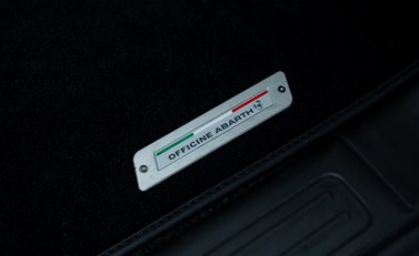 Abarth 695 Competizione 26