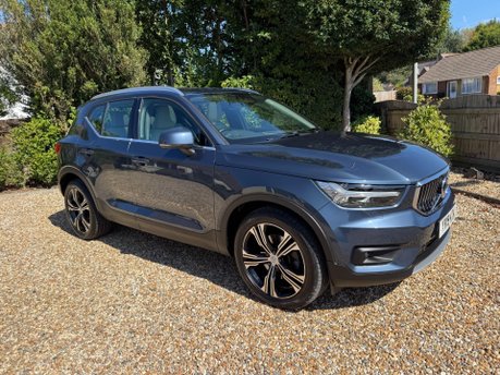 Volvo XC40 2.0 D4 Inscription Pro Auto AWD Euro 6 (s/s) 5dr 4