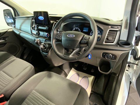 Ford Transit Custom 300 LIMITED P/V ECOBLUE 15