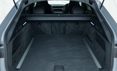 Audi RS6 Avant Carbon Black 40