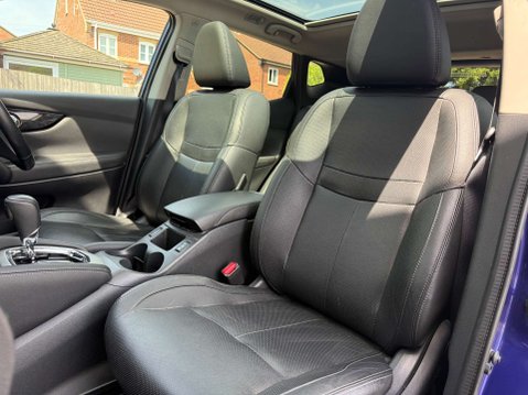 Nissan Qashqai 1.6 dCi Tekna SUV 5dr Diesel XTRON 2WD Euro 5 (s/s) (130 ps) 55