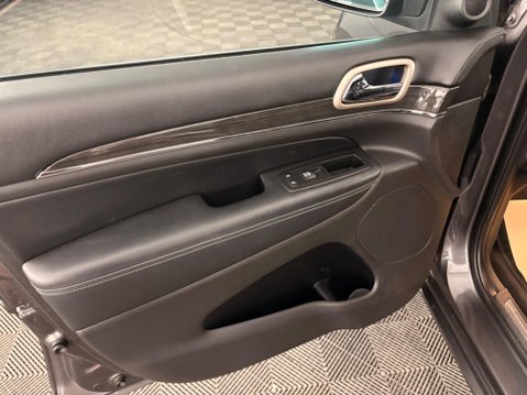 Jeep Grand Cherokee 3.0 V6 CRD Overland Auto 4WD Euro 6 5dr 29