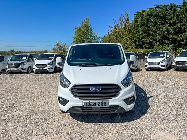 Ford Transit Custom SWB L1H1 (SOLD) Low Roof Limited 280 Air Con Alloys Nav Sensors EURO 6 NO V 3