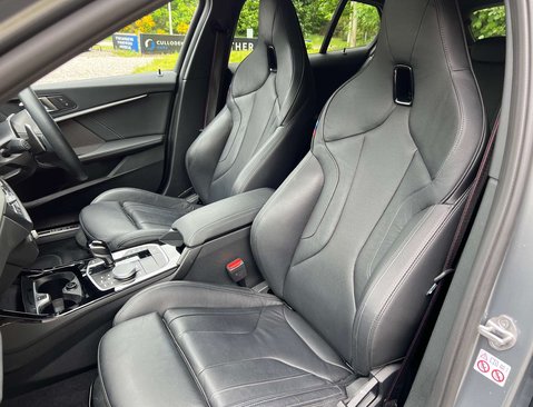 BMW 1 Series 2.0 M135i xDrive Auto 4WD 5dr 39