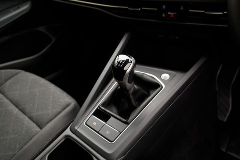 Volkswagen Golf LIFE TSI 39