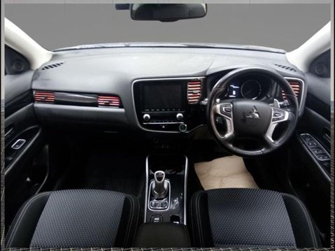 Mitsubishi Outlander PHEV DESIGN 3