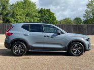 Volvo XC40 B4 PLUS AWD MHEV 5