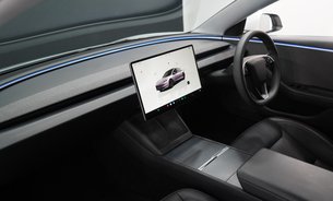 Tesla Model 3 RWD GROK AI Rear Screen Heated & Vented Seats Premium Sound One Owner VAT Q 12