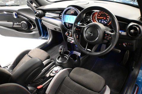 Mini Hatch 2.0 Cooper S Sport Auto 3dr 4