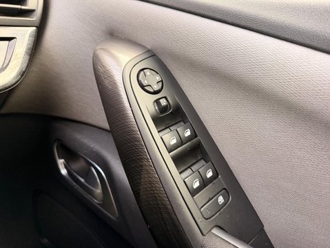 Citroen C4 Picasso 1.6 e-HDi Exclusive+ Euro 5 (s/s) 5dr 19