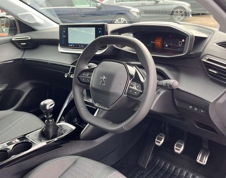 Peugeot 208 1.2 208 Allure Premium+ PureTech SS 5dr 18