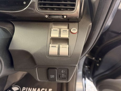 Honda FR-V 1.8 i-VTEC EX MPV 5dr Petrol Automatic (190 g/km, 138 bhp) 25