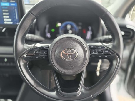 Toyota Yaris 1.5 VVT-h Design Hatchback 5dr Petrol Hybrid E-CVT Euro 6 (s/s) (116 ps) 33