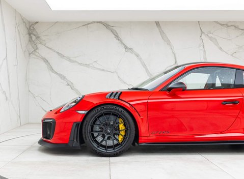 Porsche 911 GT2 RS (991) 43