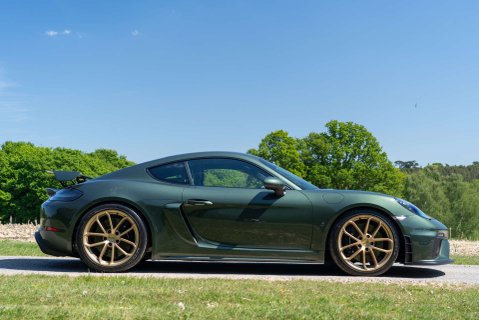 Porsche 718 Cayman GT4 PDK 3