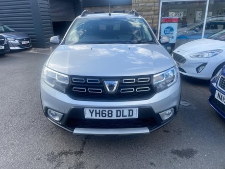 Dacia Sandero Stepway ESSENTIAL TCE 4