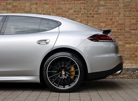 Porsche Panamera Turbo S 45