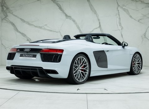 Audi R8 V10 Spyder 6