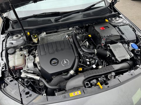 Mercedes-Benz A Class A 180 SPORT EXECUTIVE MHEV 11