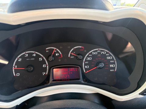 Ford Ka 1.2 Zetec Euro 5 (s/s) 3dr 9