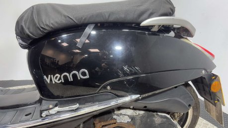 Lexmoto Vienna 2021 11K RUNNING PROJECT SCOOTER SPARES OR REPAIR 125CC CUSTOM BIKE 14