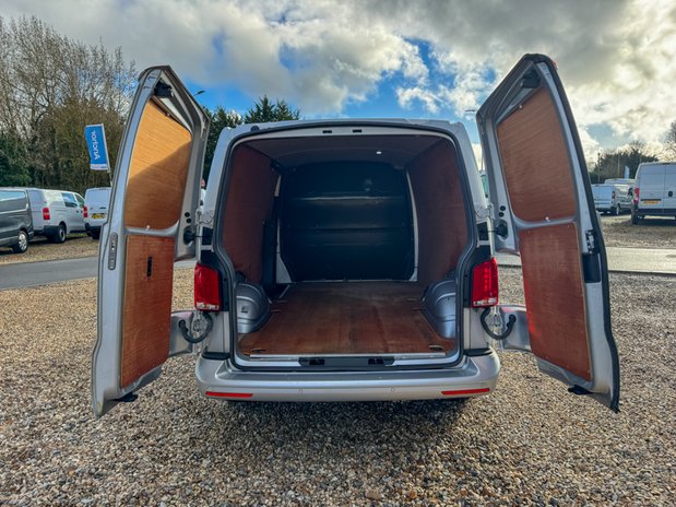 Volkswagen Transporter LWB L2H1 Low Roof Highline T30 Air Con Alloys SELECT 8