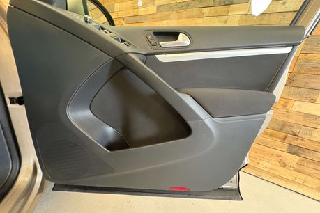 Volkswagen Tiguan 2.0 TDI BlueMotion Tech SE SUV 5dr Diesel Manual 2WD Euro 5 (s/s) (140 ps) 13