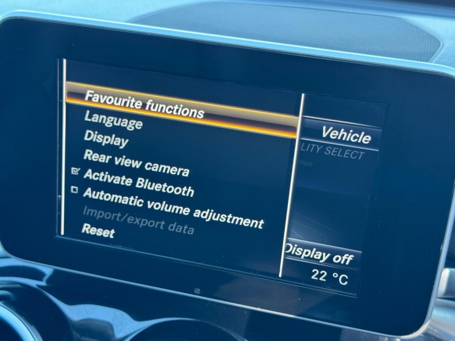2015 Mercedes-Benz C Class — image 25