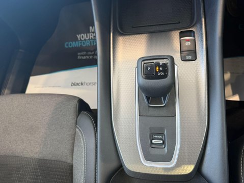Nissan Qashqai 1.3 DIG-T MHEV N-Connecta XTRON Euro 6 (s/s) 5dr 35