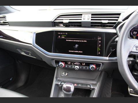 Audi Q3 TFSI S LINE BLACK EDITION 22