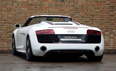 Audi R8 V10 Spyder 16