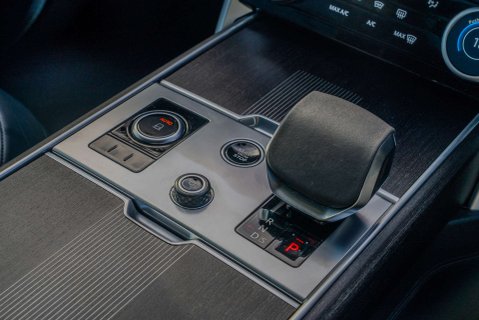 Land Rover Range Rover First Edition 14