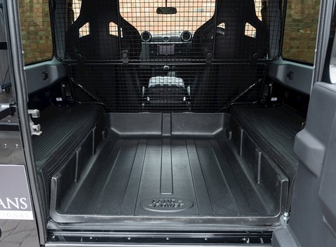 Land Rover Defender 90 Urban Truck 31