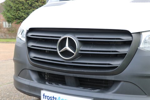 Mercedes-Benz Sprinter 2.0 CDI PremiumFWD L2 H2 150 ps 40