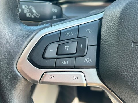 Volkswagen Golf STYLE ETSI DSG 28