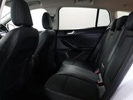 Ford Focus TITANIUM X 42