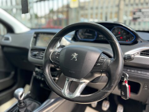 Peugeot 2008 BLUE HDI S/S FELINE MISTRAL 44