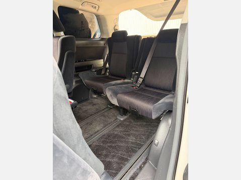 Toyota Vellfire AUTO - IMPORT 26