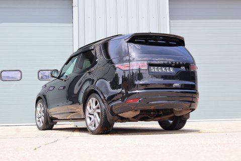 Land Rover Discovery 2023 R-DYNAMIC SE MHEV rear seat conversion deployable side steps  6