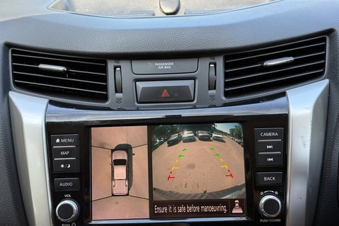 Nissan Navara DCI TEKNA AUTOMATIC - APPLE CAR PLAY - TOWBAR - REAR CANOPY 40
