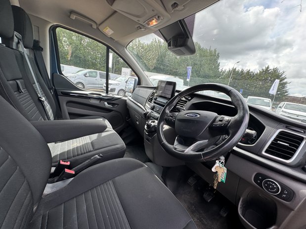 Ford Transit Custom SWB L1H1 [SOLD CM] Low Roof Limited 300 Air Con Alloys Sensors EURO 6 NO VA 12