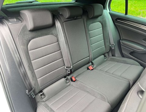 Volkswagen Golf 2.0 Golf R TSi 4Motion Semi-Auto 4WD 5dr 40