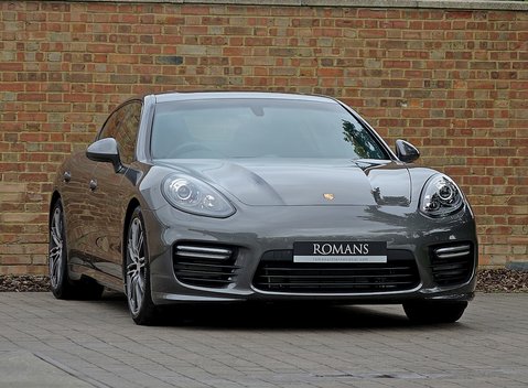 Porsche Panamera GTS 1