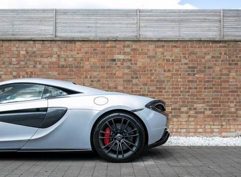 McLaren 570S 26