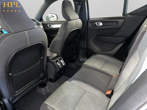 Volvo XC40 2.0 B3 MHEV Core SUV 5dr Petrol Hybrid DCT Auto Euro 6 (s/s) (163 ps) 20