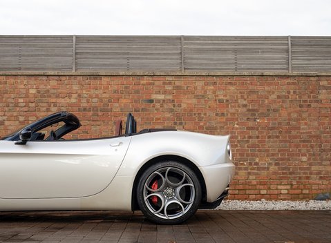 Alfa Romeo 8C Spider 31