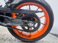 KTM 390 DUKE 2014 FULL HISTORY ONLY 5K VERY CLEAN A2 READY NAKED BIKE 390CC 28